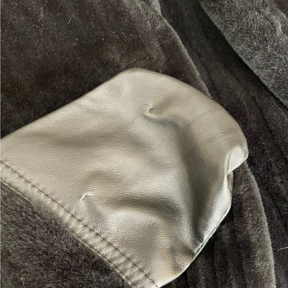 Clifford Michael (NYC) shearling reversible vest, black, like new! Size Small. - Picture 8 of 9